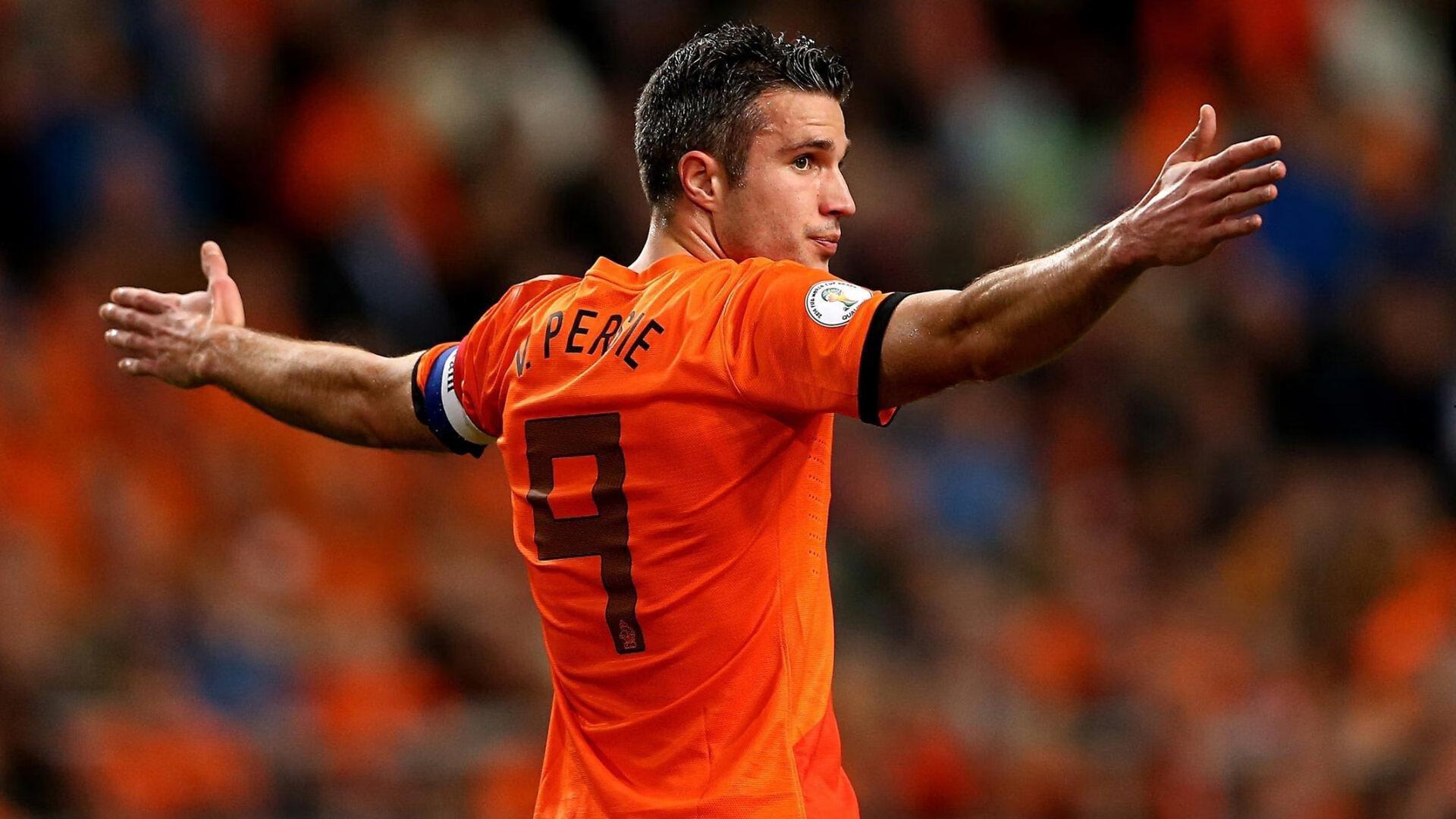 布鲁诺·费尔南德斯，俱乐部赛季的挣扎与葡萄牙欧洲杯夺冠的荣耀