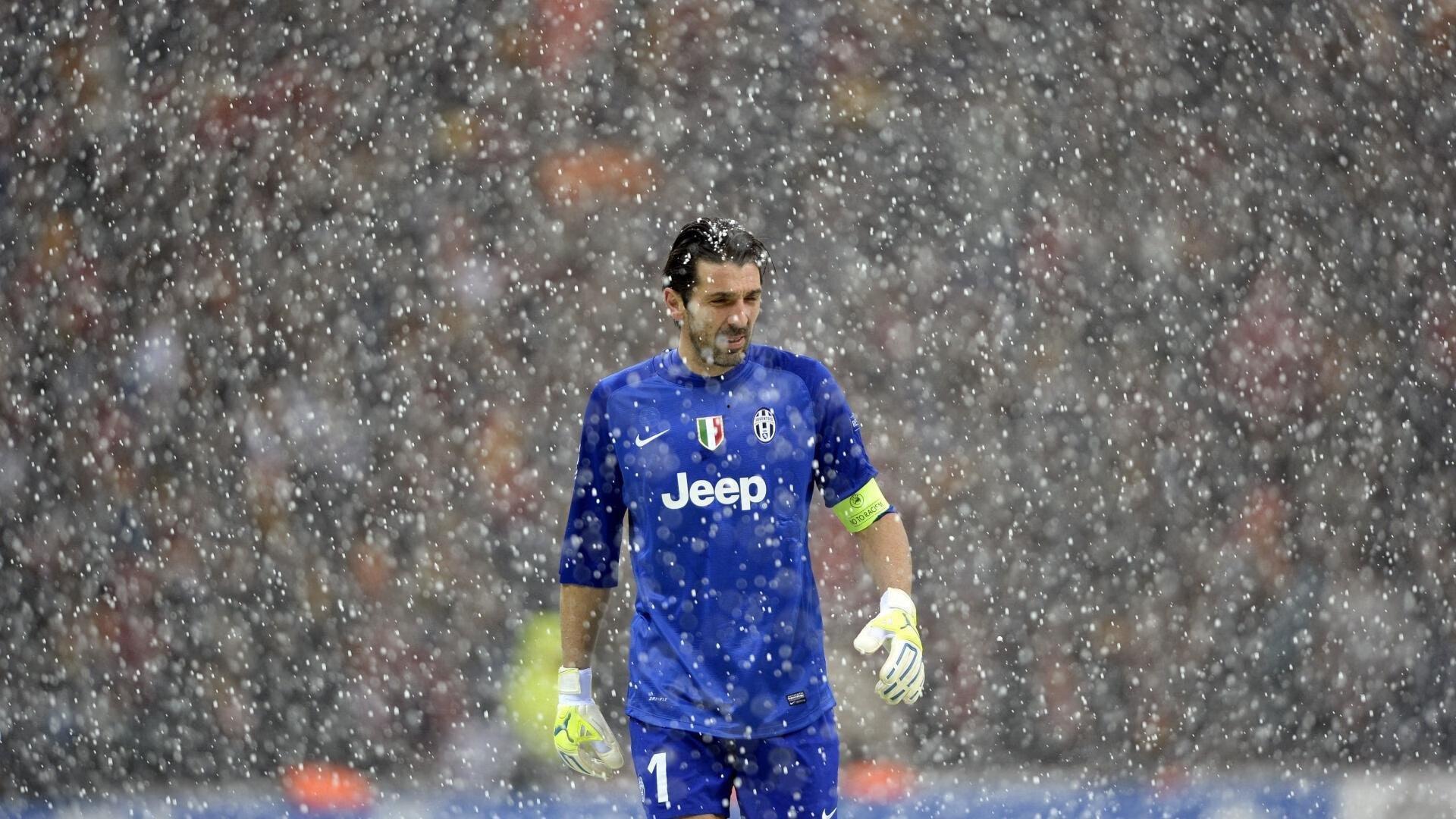 葡萄牙国家队哀悼若塔，莱奥深情发文忆并肩岁月，足球世界痛失英才